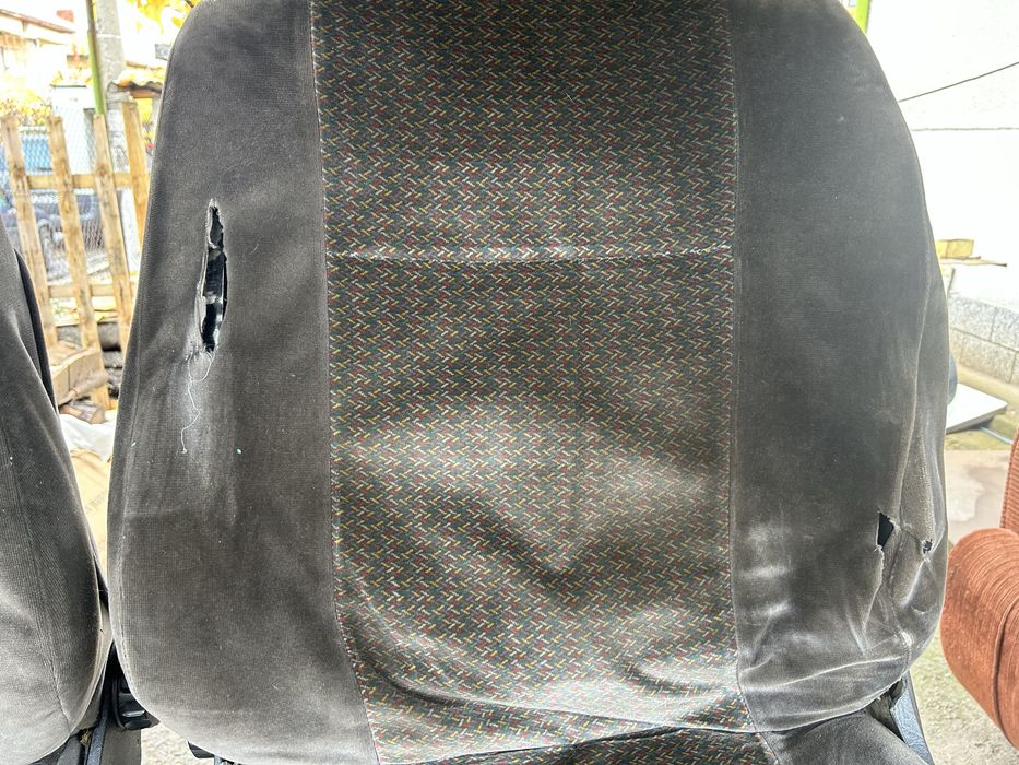 Продавам седалки за сеат толедо