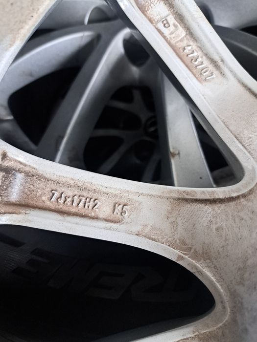 Set 4 anvelope iarnă cu jante Aliaj R17 Mazda