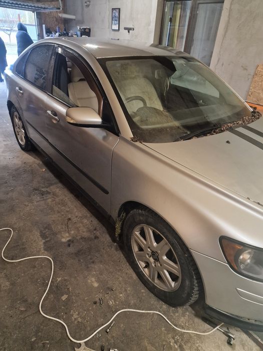 Volvo s40 2.0 diesel doar dezmembrez nu o vand întreaga