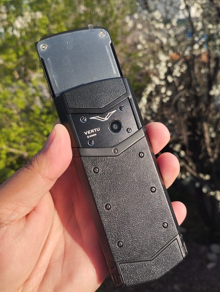 Vertu signature S модели