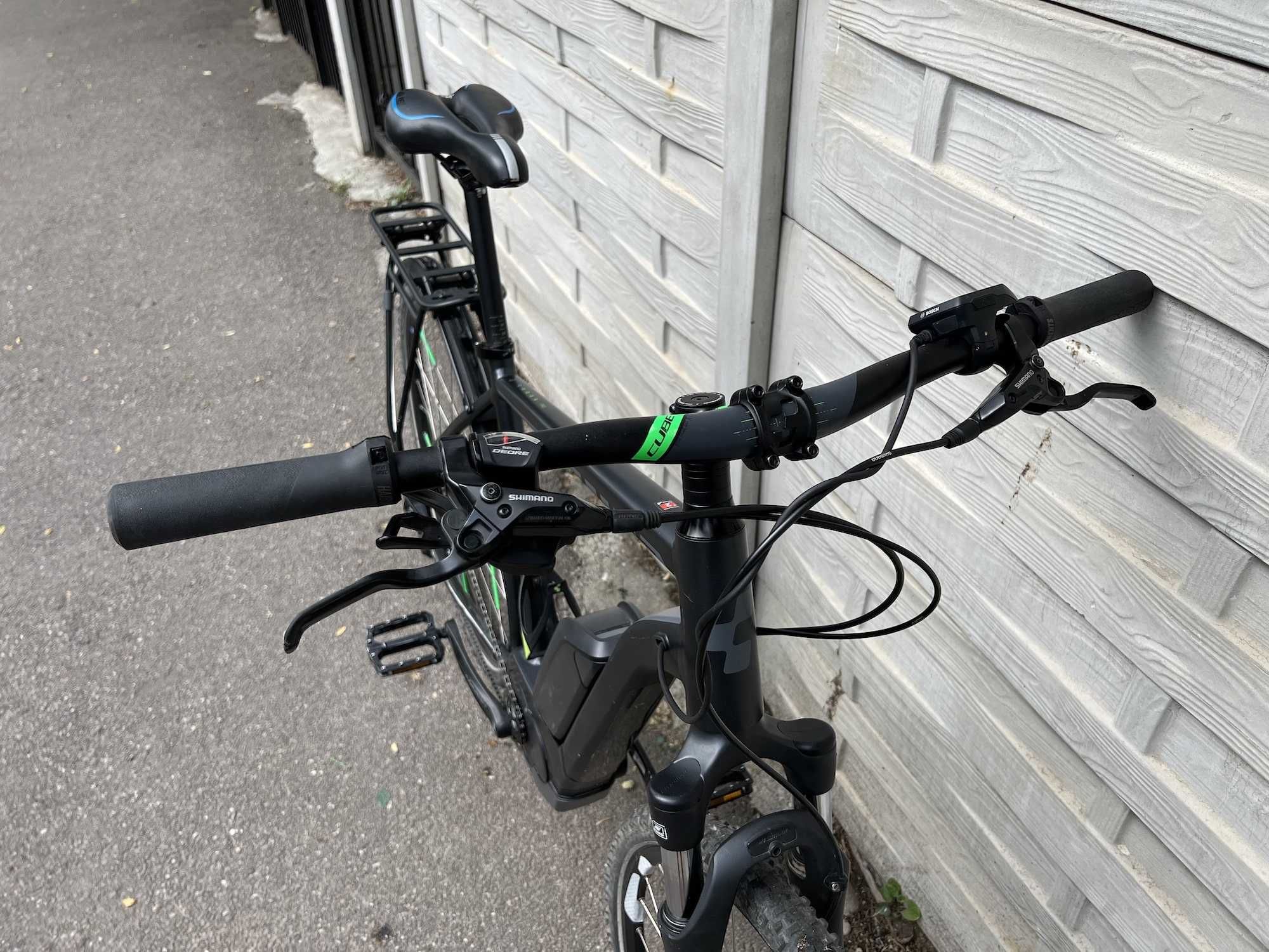 Bicicleta electrica Cube Cross Hybrid Pro 400, model 2018