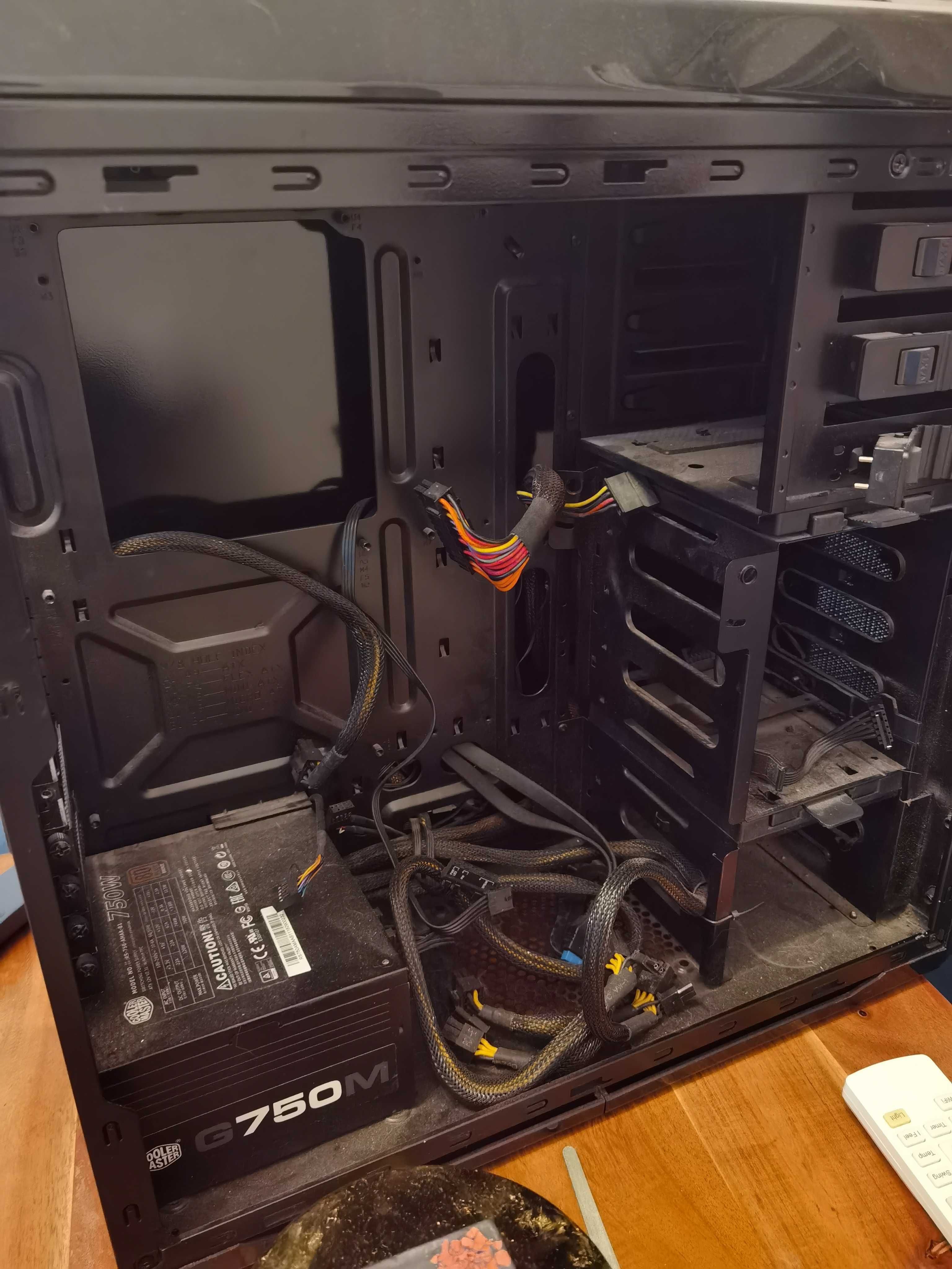 Carcasa PC gaming profi