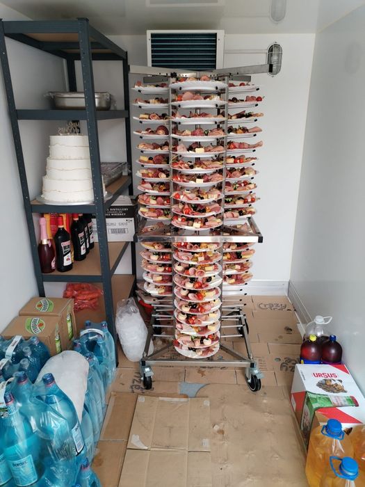 Cub frigorifica/ remorca frigorifica de inchiriat