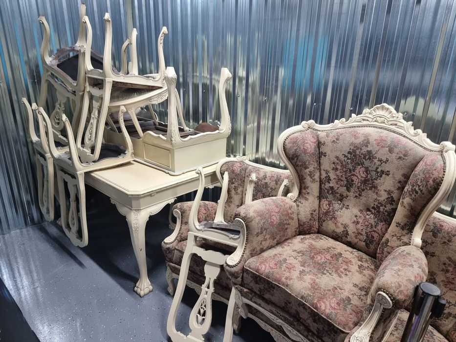 Set complet de mobilier din lemn masiv, stil baroc, stare foarte buna!