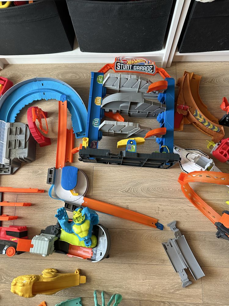 Писти Hot Wheels различни комплекти