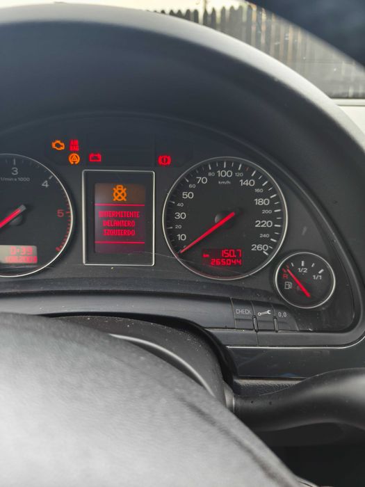 Vând Audi A4 avariat