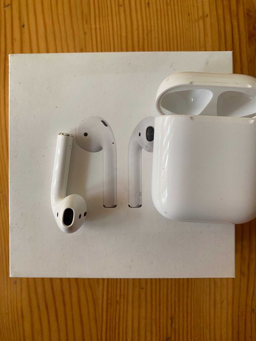 Оригинални слушалки AirPods за iPhone