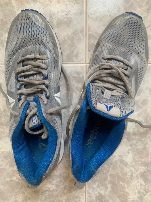 Продавам маркови маратонки оригинал марка reebok.