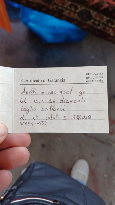 Vând inel aur alb 18k cu 5carate diamante sau schimb cu autoutilitară