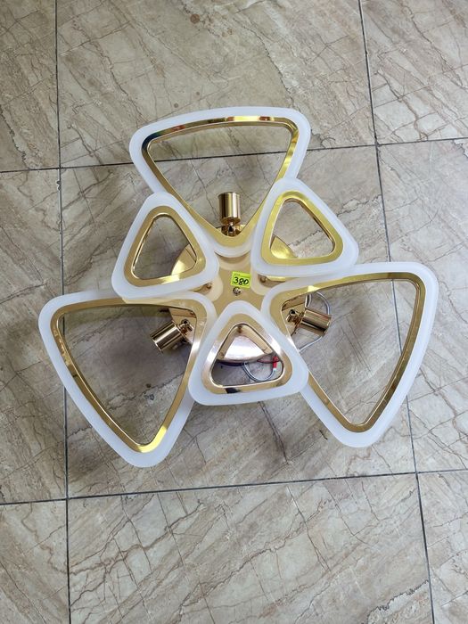 Liustralar keldi juda chiroyli kurinishi