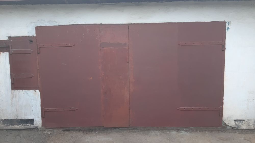 Ворота распашные на гараж