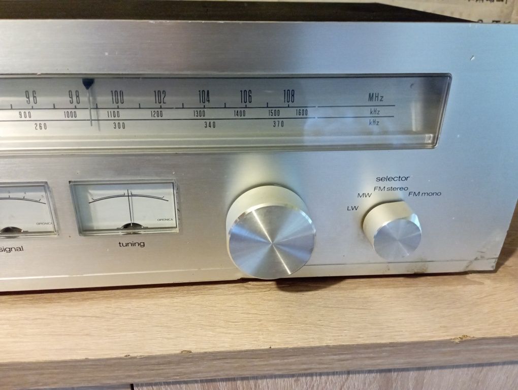 Optonica (sharp)Stereo Tuner ST 1616