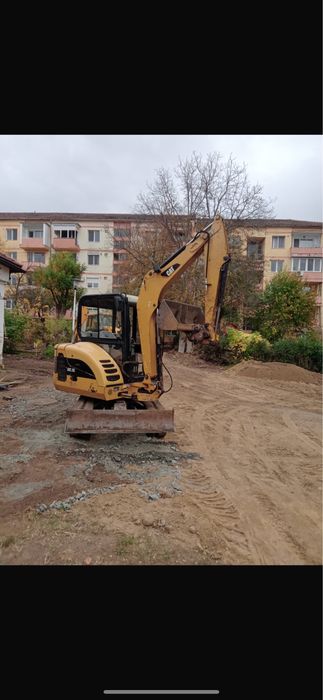 Inchiriere utilaje excavatoare/camioneta