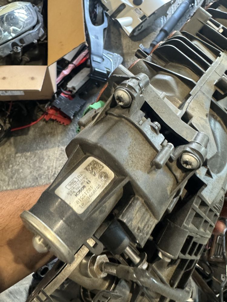 Колектор бмв Н57Д30 bmw N57d30 всмукателен колектор 530д 535д 4.0д