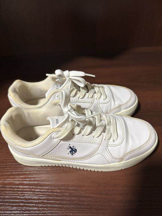 Кроссовки женские 37размера