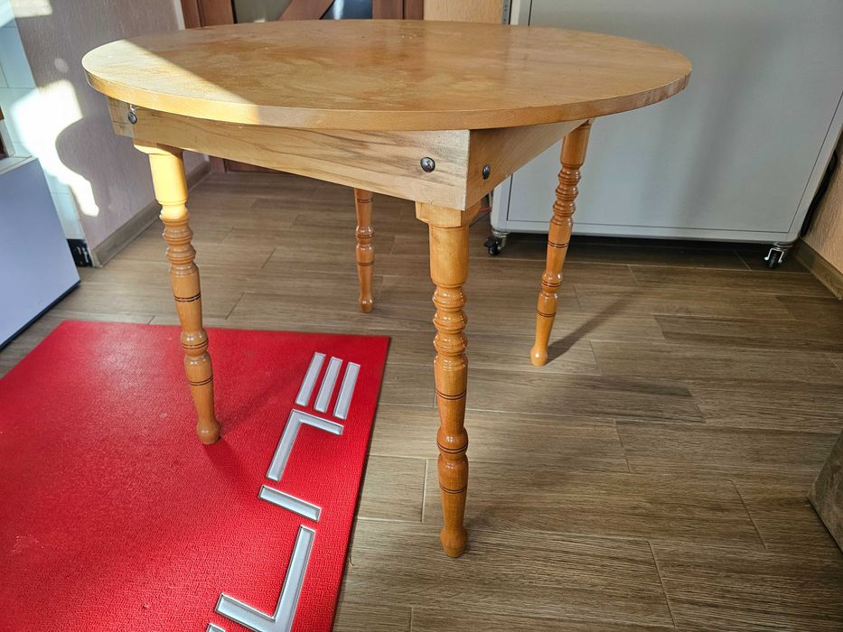 Разтегателна кухненска маса - кръгла масив