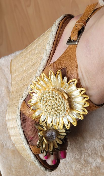 Vand sandale cu platforma Nine West