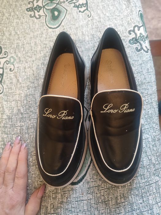 Продам детскую обувь