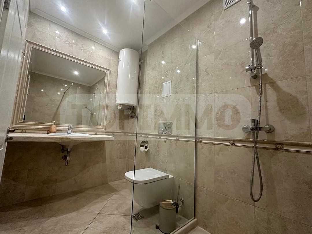 Дава се под наем Двустаен апартамент в Варна, Център - 82 кв.м за 1000 € - Снимка #10