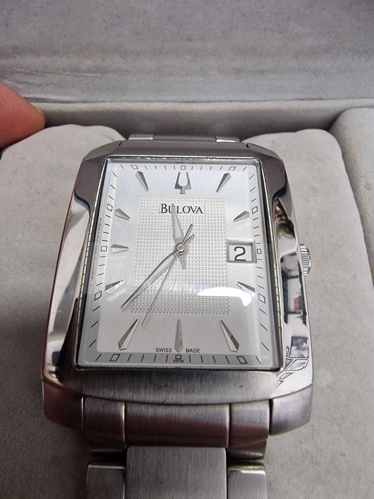 Часовник Bulova Accutron 63B003 - Сапфир кристал стъкло
