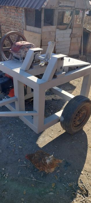 Spărgător lemne foarte puternic