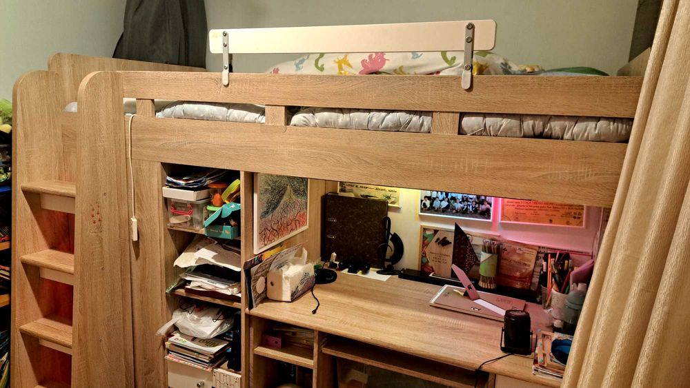 Pat etajat cu birou pentru copii