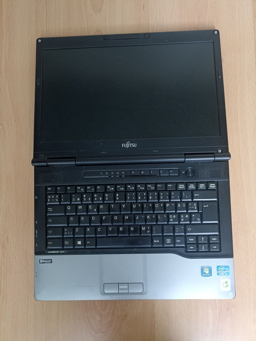 Лаптоп Fujitsu Siemens S752