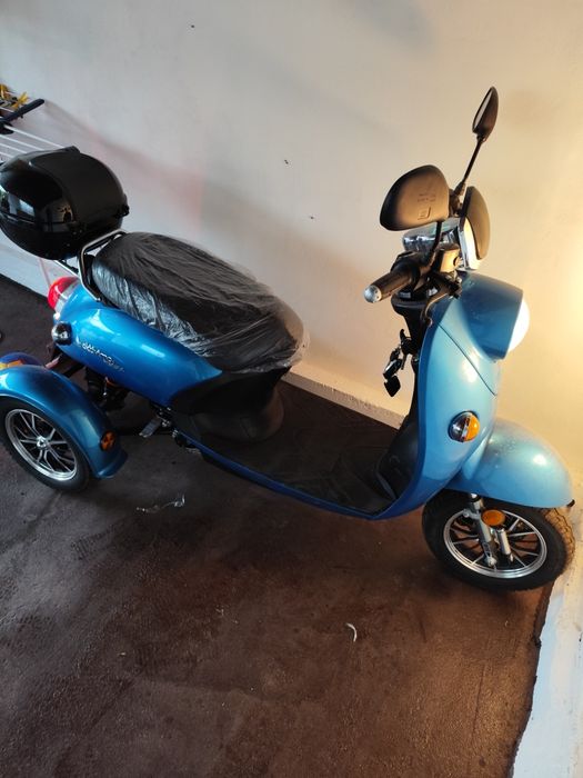 Vând scuter electric