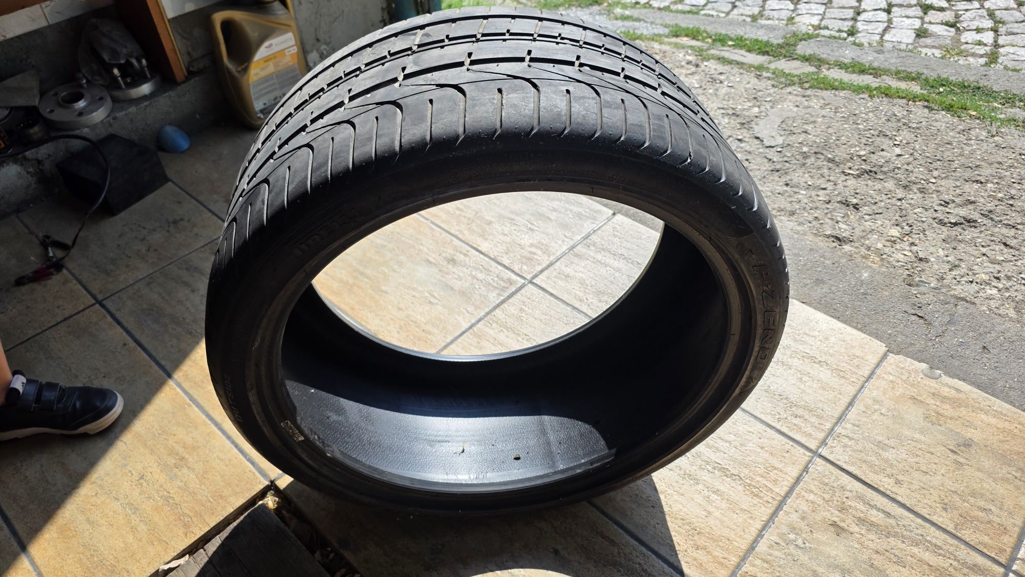 Пирели 285/30 R20