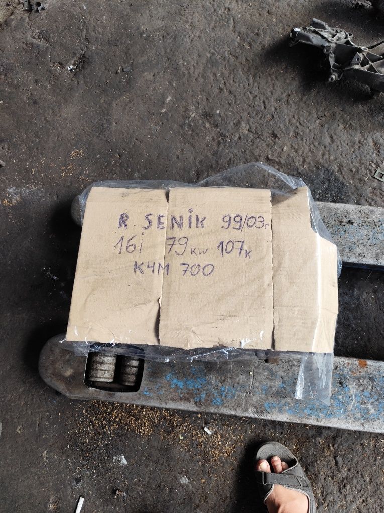 Блок Рено Сценик 1.6 I K4M 700 107 k