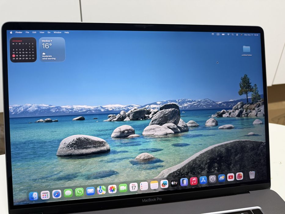 MacBook Pro 16 inch 2019 i9 1tb ssd 4gb placa video