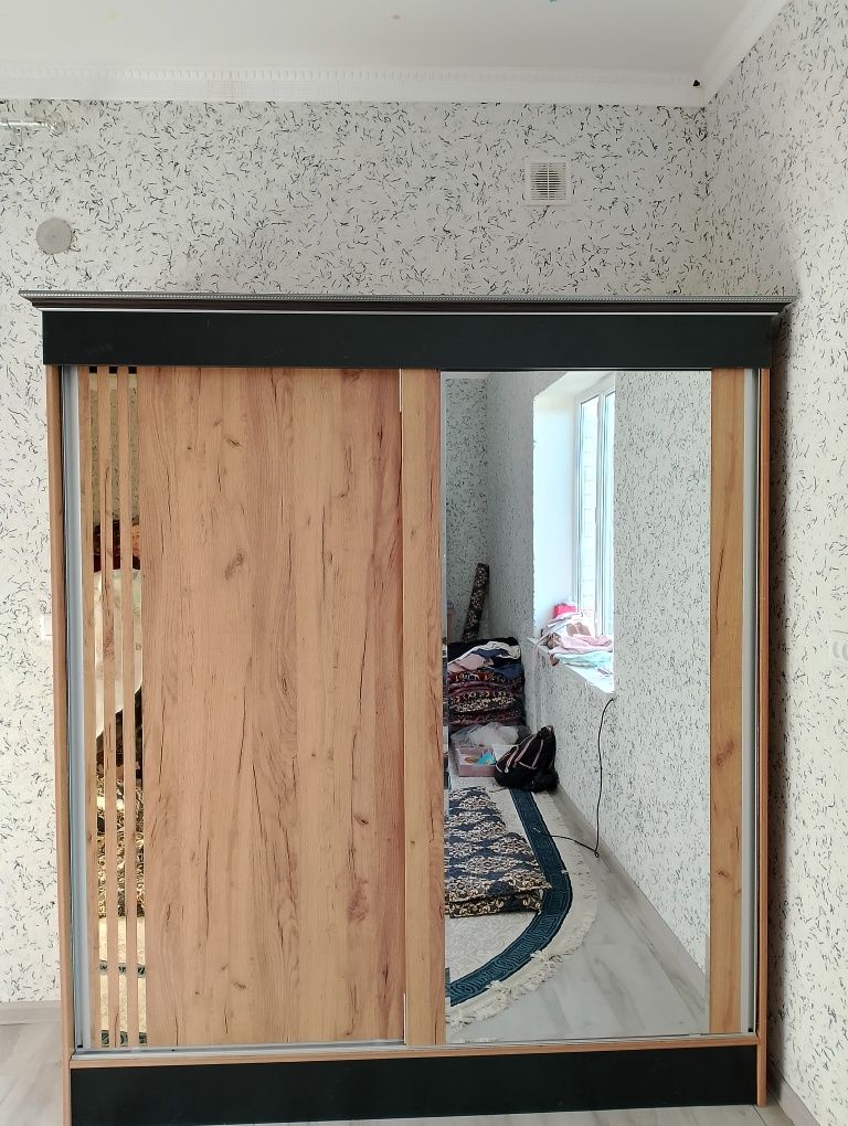 Shkaf   sotiladi olinganiga 3 oy bo'ldi