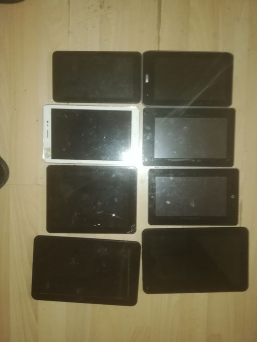 Lot 8 bucăți tablete