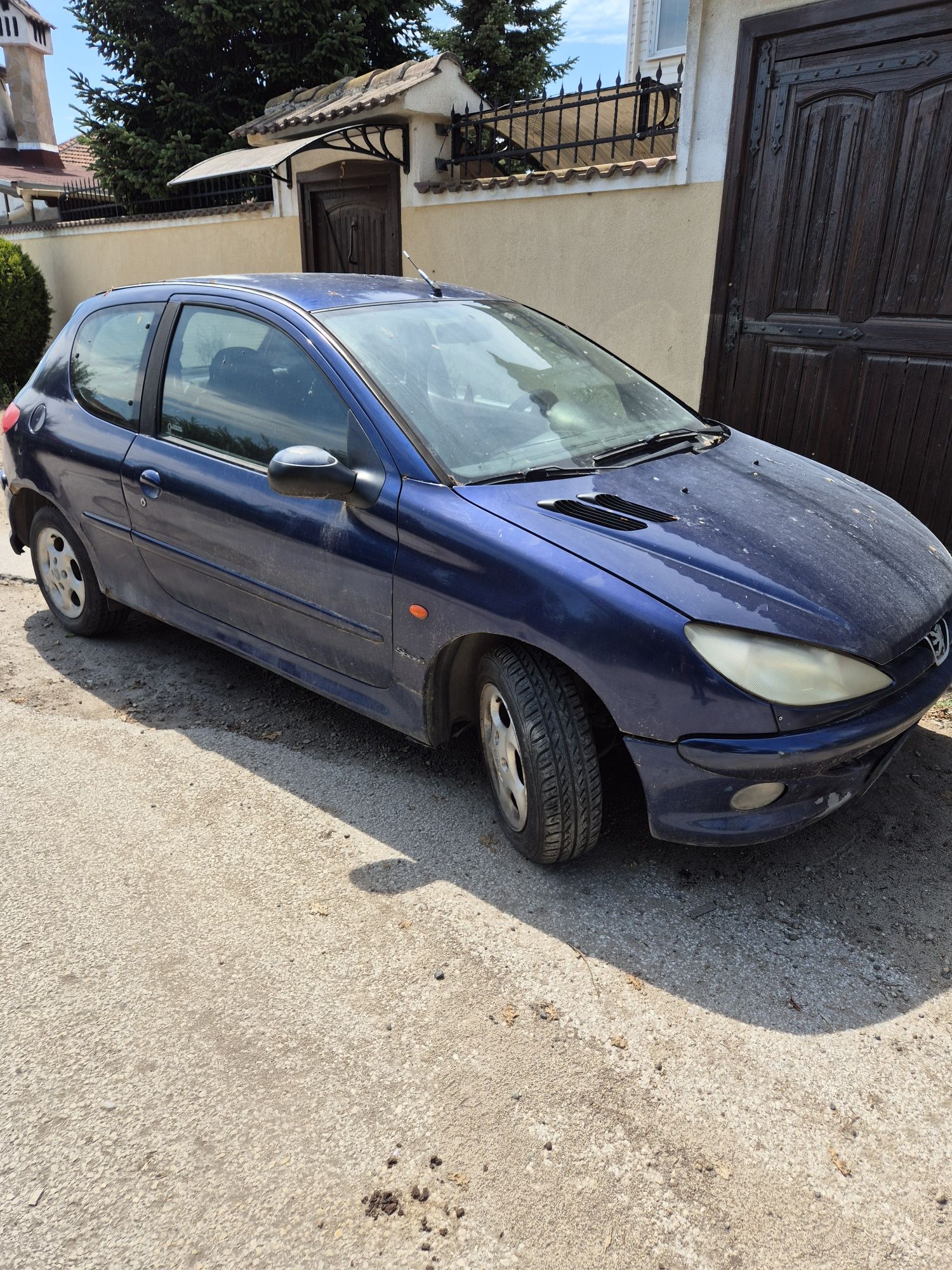Продавам пежо 206