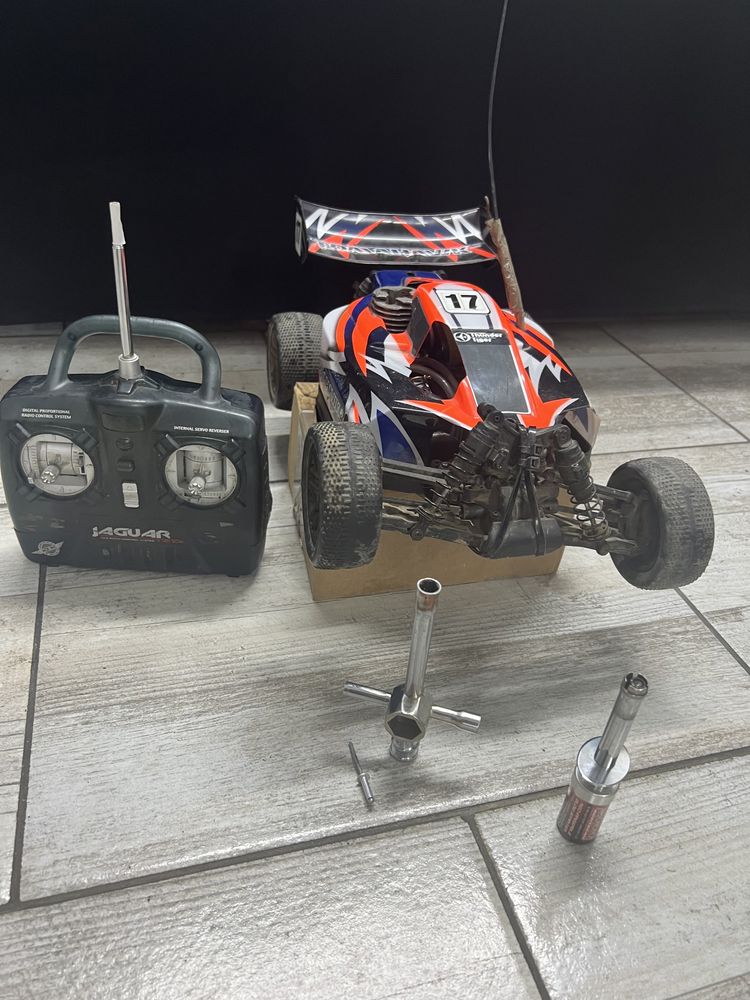 Vând mașina rc nitro