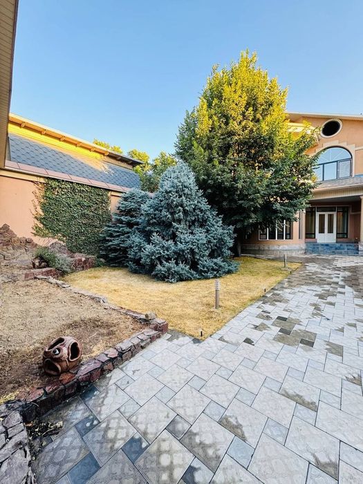 Продам дом Мирзо-Улугбекский районе Луначарском 12моток 3 уровня 7 ком