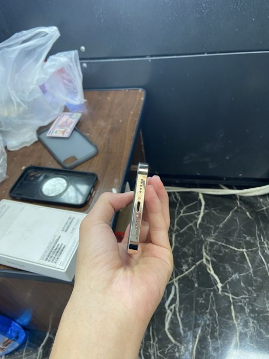 Iphone 12 pro gold