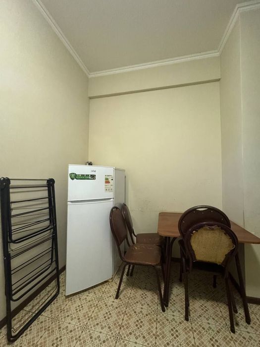 5 mik Somiy tomonda 2 xonalik uy sotiladi