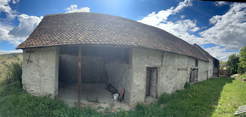 Casa sasesca de vanzare 60 km de Brasov si 20 km de Viscri  4700 mp