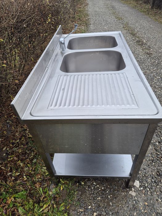 Chiuvetă profesională inox — 2 cuve + picurător, blat și raft inferior