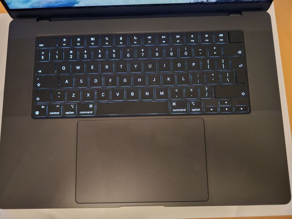 Лаптоп Apple MacBook M4 Pro 16", 14 CPU 20 GPU, 48 RAM, 512 GB SSD