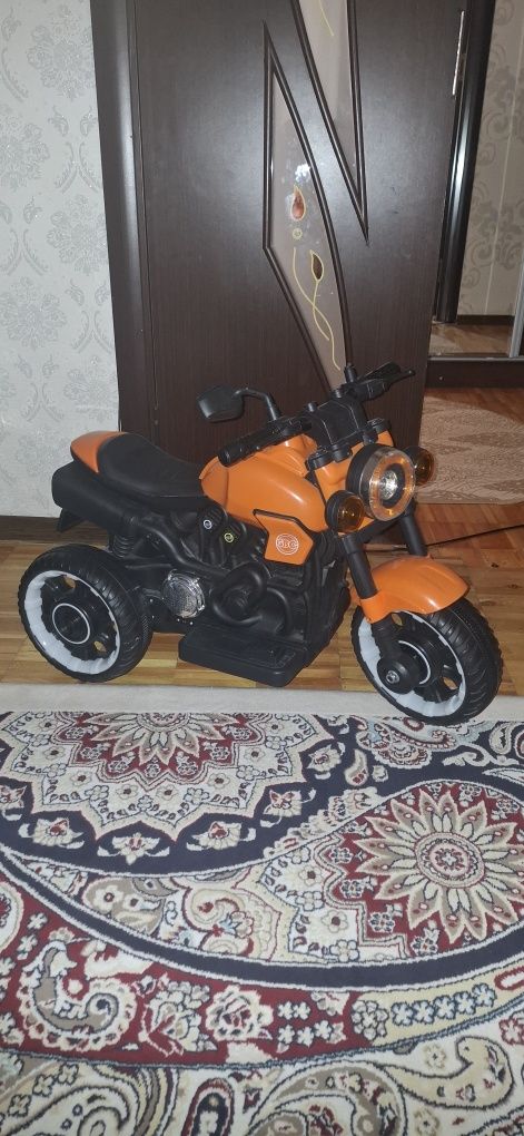 Matatsikl dlya detey akkumlyatorniy