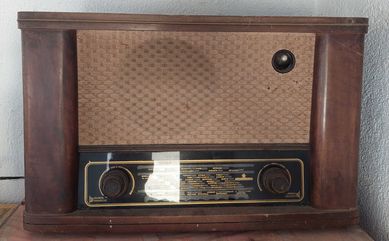 Антично дървено радио