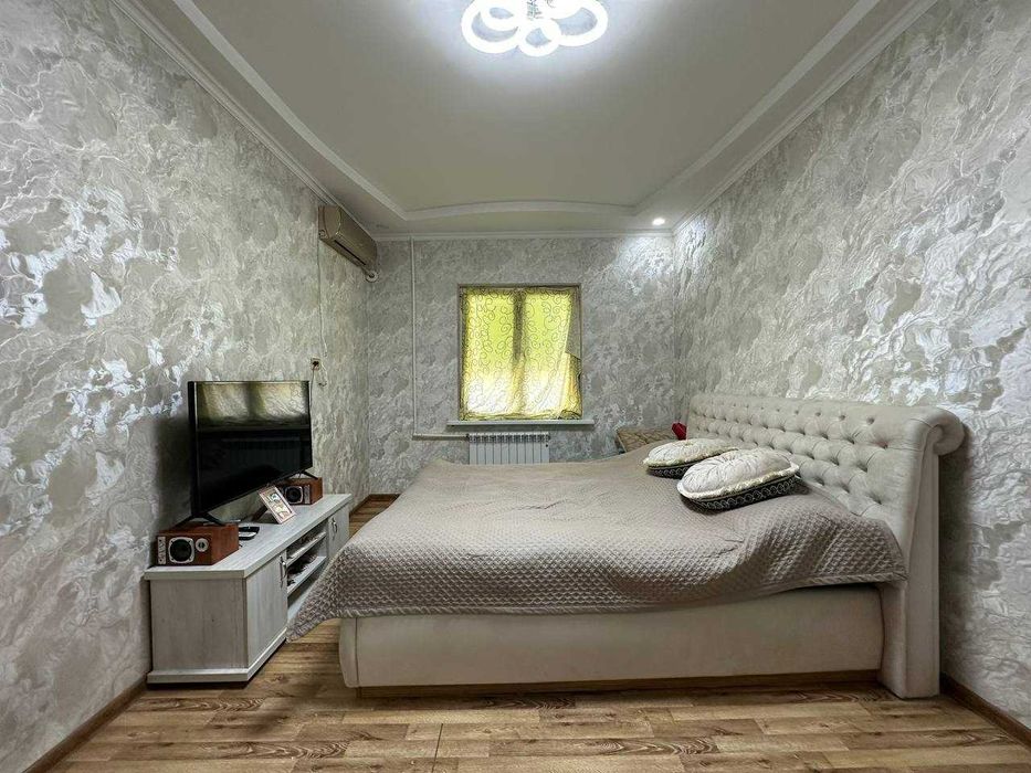 Массив Панельный.Продам 1 в 2 комнатную с ремонтом (41кв.м)