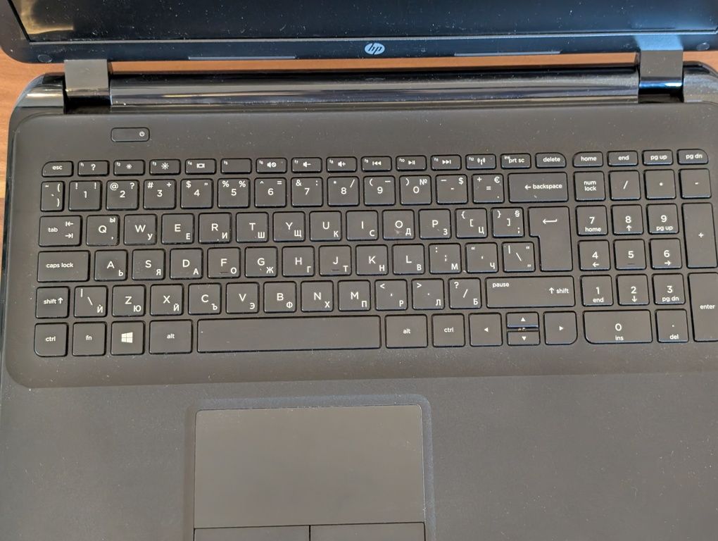 Лаптоп HP 255 с windows 10pro