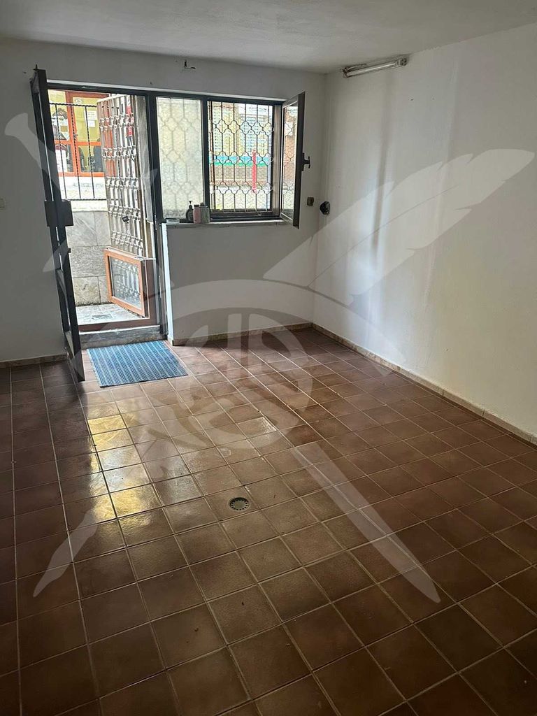 Продава се Едностаен апартамент в Бургас, Център - 30 кв.м за 1067 €/кв.м - Снимка #9