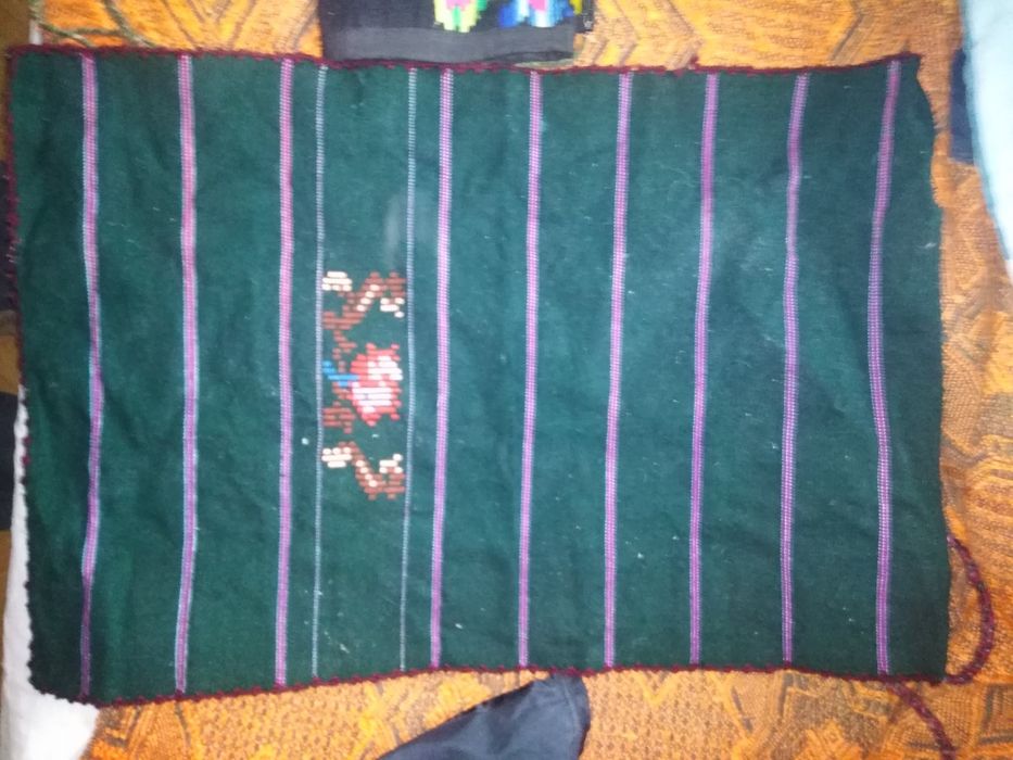 Продавам автентични престилки