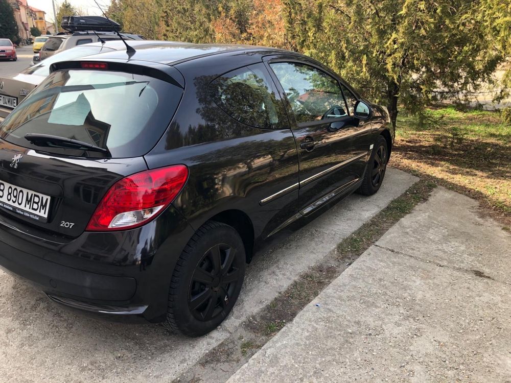 Peugeot 207 in 3 usi