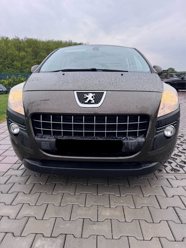 Dezmembrez Peugeot 3008