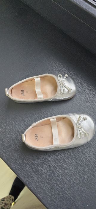 Balerini argintii fetite